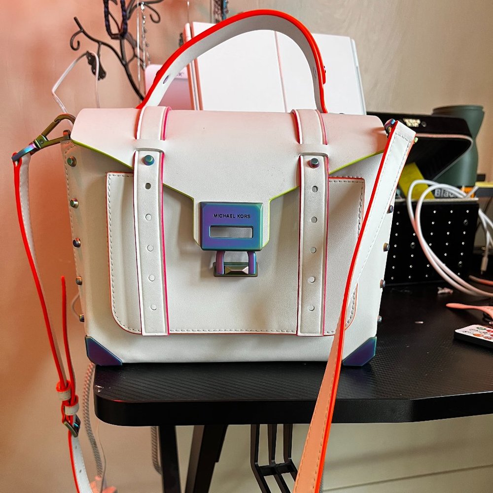 Michael Kors Manhattan Medium Contrast-Trim Leather Satchel